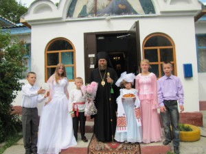 Преосвященный Владыка Филипп благословил открытие X сезона Православного летнего лагеря для детей-сирот.