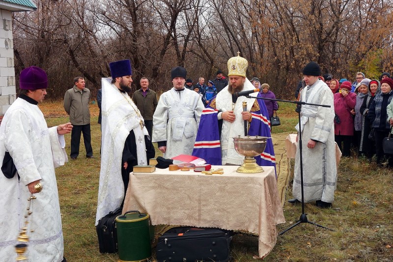 Освящение купола и креста на Покровском храме в селе Белом Карасукского района (видео)