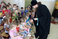 Встреча епископа Филиппа с детьми в детском саду