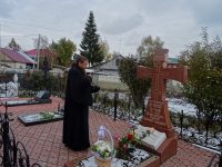 Епископ Филипп отслужил панихиду на могиле епископа Сергия (Соколова)