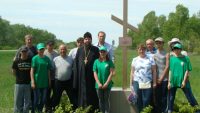 В благоустройстве территории у поклонного креста на въезде в г. Купино приняли участие волонтеры аграрного лицея