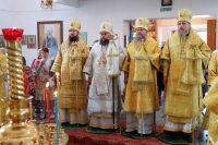 Четыре архиерея возглавили Божественную литургия в Кафедральном соборе г. Карасука (видео)