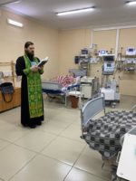 Таинство Соборования в Карасукской центральной районной больнице