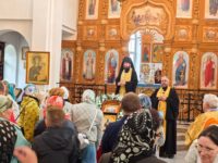 Первые дни пребывание ковчега с чтимой главой свт. Иннокентия в Карасукской епархии