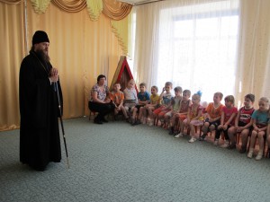 Встреча епископа Филиппа с детьми (видео)
