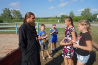 Встреча  епископа Филиппа с детьми в детском лагере «Лесная поляна» в  селе Благодатном
