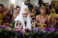 Патриарх Кирилл: мы должны научиться нести крест