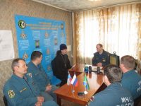 Встреча священнослужителя с пожарными  в Ордынске