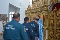 Пожарные МЧС России приняли участие в благодарственном молебне в честь образа Божьей Матери «Неопалимая Купина»