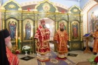 Митрополит Никодим и епископ Филипп совершили Литургию в храме в честь иконы Божией Матери «Скоропослушница»