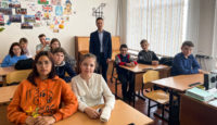 Воспитанник Новосибирской духовной семинарии посетил Колыбельскую школу