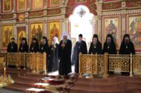 Епископ Филипп принял участие в Литургии  в главном соборе Хабаровска в день юбилея владыки Артемия